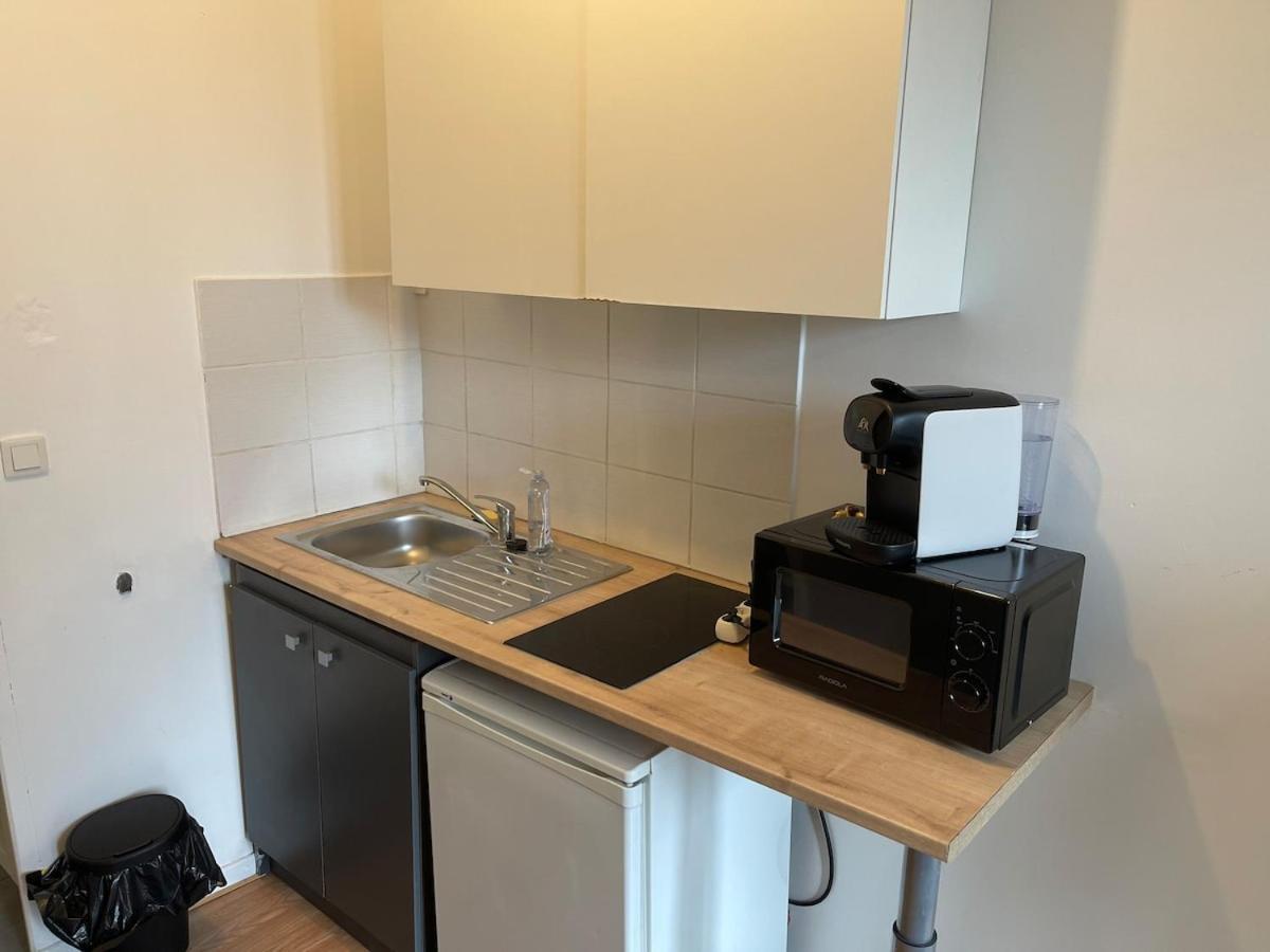 Studio Hotel Villeurbanne Centre Bagian luar foto