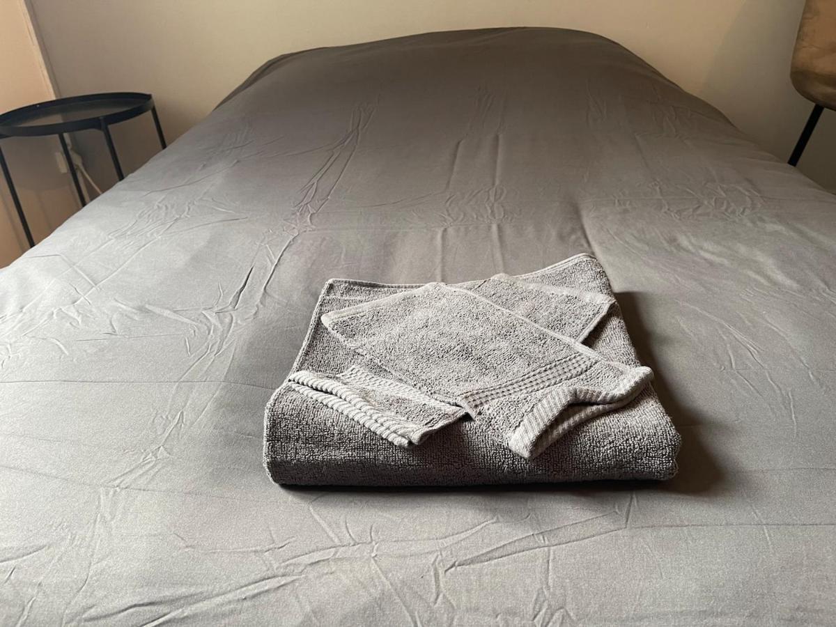 Studio Hotel Villeurbanne Centre Bagian luar foto